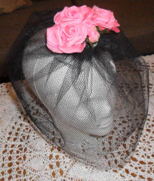 ELEGANT   BLACK  VINTAGE  HAT