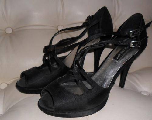 AS NEW LADIES BLACK SHOE - WOOLWORTHS -SIZE 6