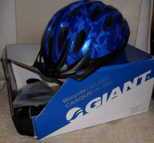 BOYS BICYCLE HELMET - GIANT