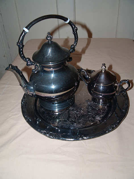 LOVELY 3 PIECE SILVER PLATED TEA SET