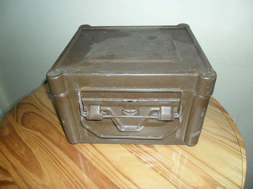 SOUTH AFRICAN ARMY  AMMUNITION \ FUSE  METAL BOX