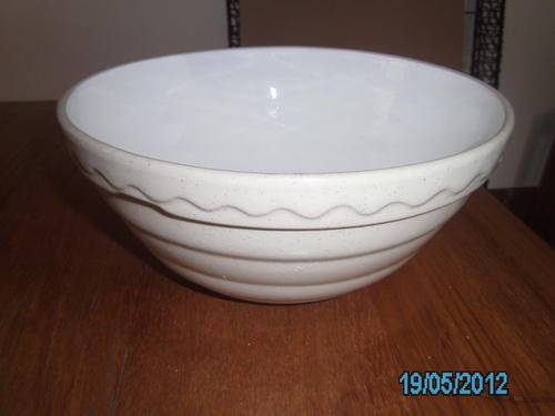 Vintage Beautiful English Mixing Bowl, width 27cm