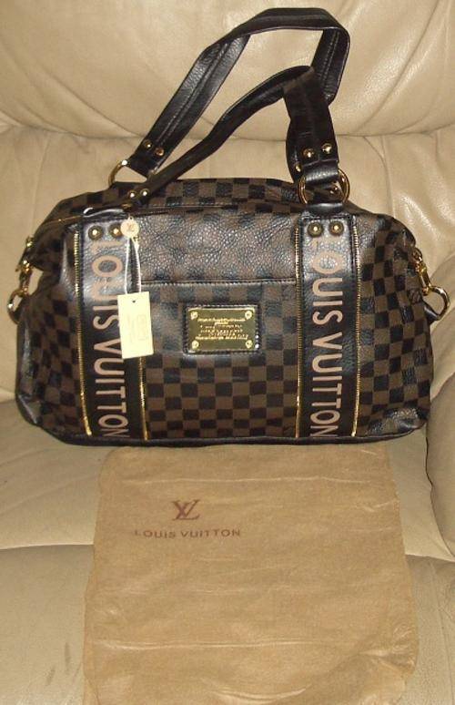 LOUIS VUITTON HANDBAG - MAKE A STATEMENT OF CLASS !!!!!!!