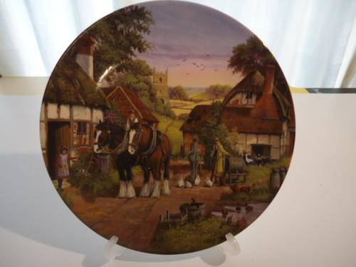 A  ROYAL DOULTON COLLECTORS PLATE