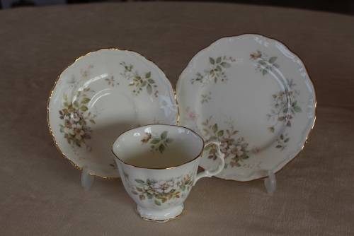 ROYAL ALBERT HAWORTH TEA TRIO