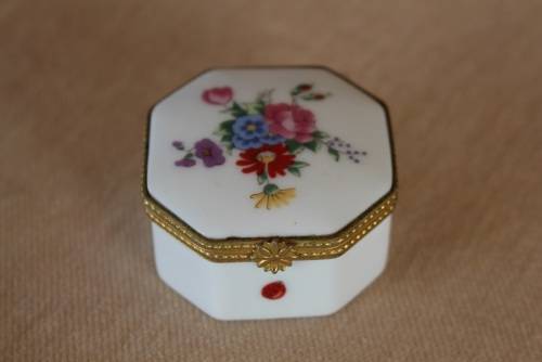 ESTEE LAUDER KEEPSAKE BOX