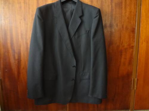 REDUCED Smart Trevira black pinstripe 3 piece mens suit (jacket, waistcoat & pants) size 46/117 (HJB