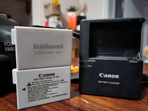 Canon 550D and 18-55mm IS Kit