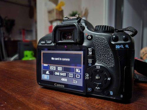 Canon 550D and 18-55mm IS Kit
