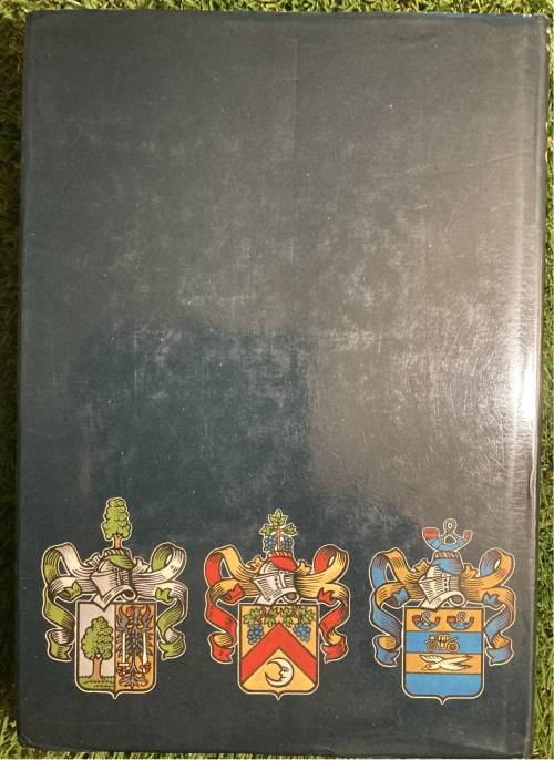 Die Groot Afrikaanse Familienaamboek. - C. Pama