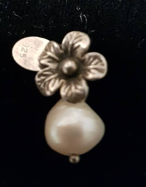 Vintage Sterling Silver Small Flower Pendant with Genuine Freshwater Pearl