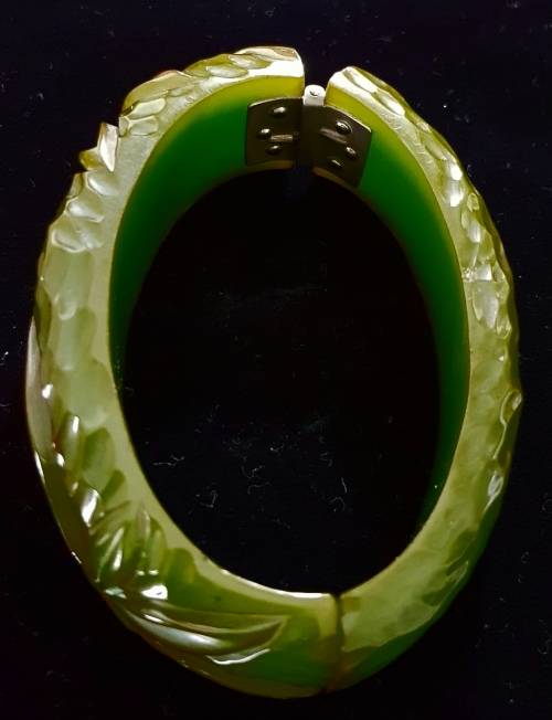 Vintage Genuine Pea Green Bakelite Cuff Hinged Bangle