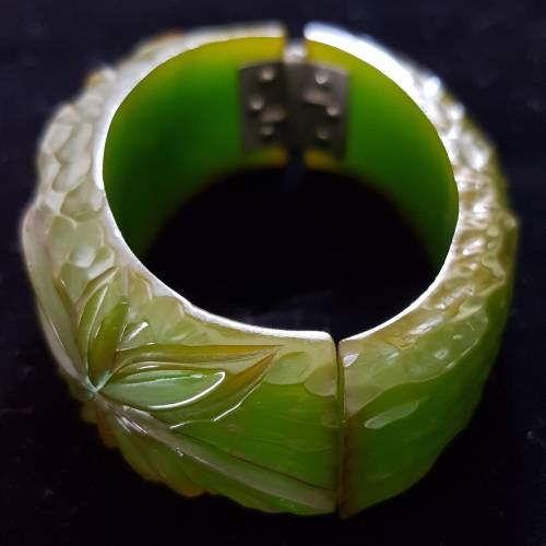 Vintage Genuine Pea Green Bakelite Cuff Hinged Bangle