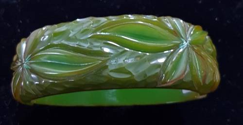 Vintage Genuine Pea Green Bakelite Cuff Hinged Bangle