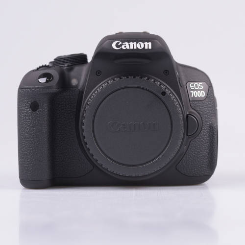 CANON EOS 700D , BODY ONLY , 18 MP , FULL HD ,EXCELLENT CONDITION