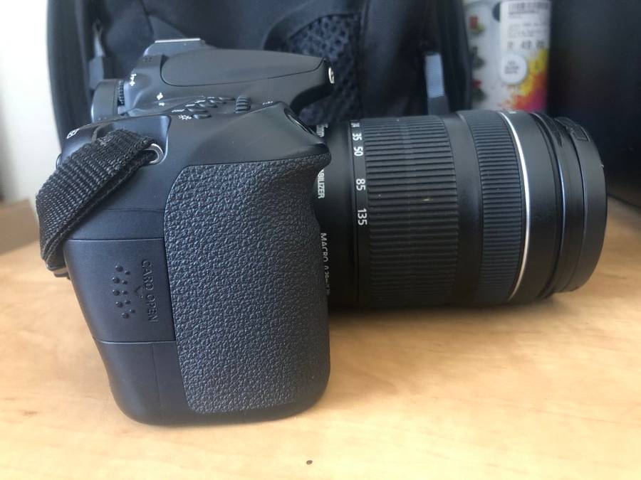 CANON 70D WITH 18-135MM IS STM LENS , CARRY BAG EXCELLENT CONDITION