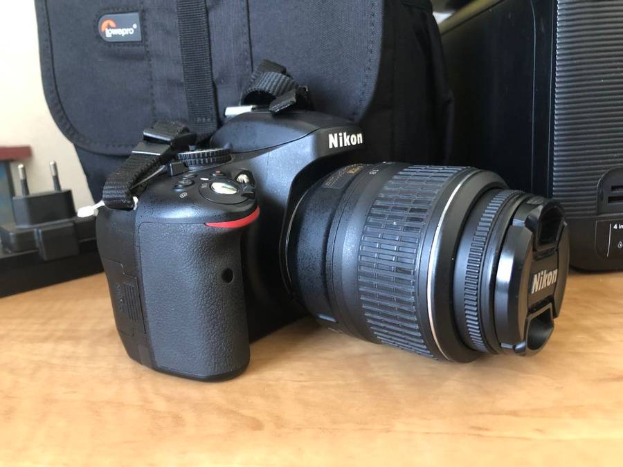 Nikon D5100 DSLR with 18-55mm f/3.5-5.6G DX VR Lens, LOWEPRO BAG , EXCELLENT CONDITION