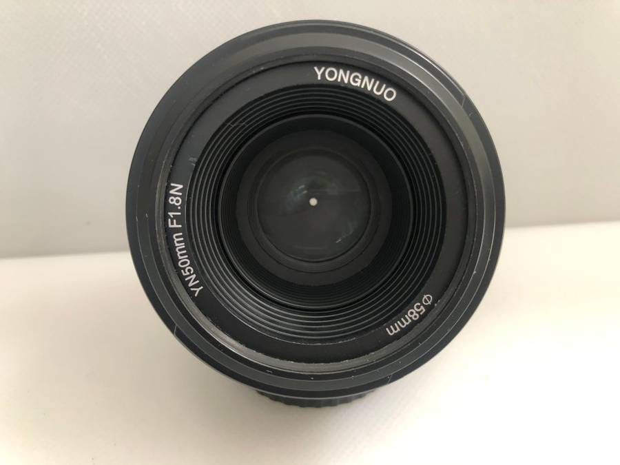 Yongnuo 50mm f/1.8 in NEW CONDITION COMING WITH BOX