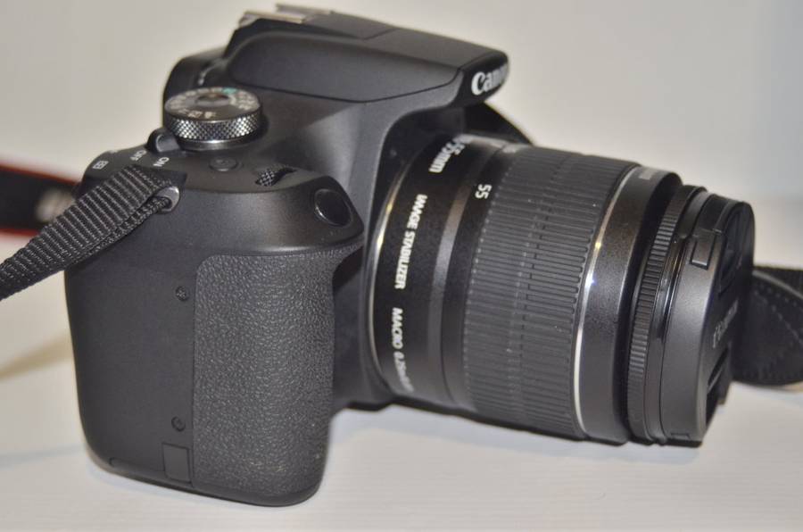 Canon EOS 2000D 24MP DSLR, FULL HD MOVIES , 18-55MM IS II ZOOM LENS IN EXCELLENT CONDITION