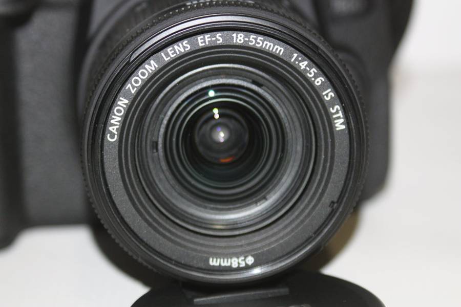 Canon EOS 760D 24.2MP DSLR, FULL HD MOVIES , WIFI Camera WITH 18-55MM STM, CAMERA BAG AND BOOKLET