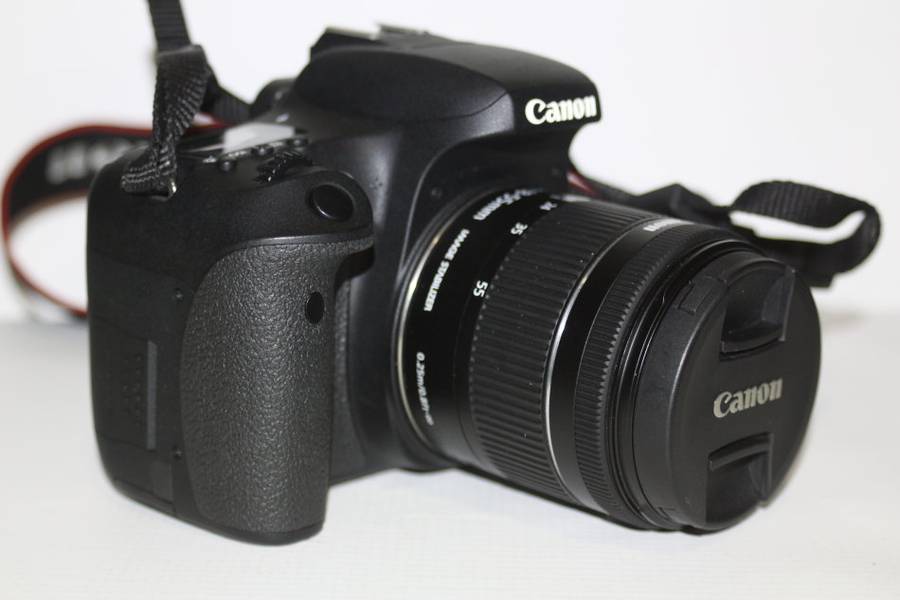 Canon EOS 760D 24.2MP DSLR, FULL HD MOVIES , WIFI Camera WITH 18-55MM STM, CAMERA BAG AND BOOKLET