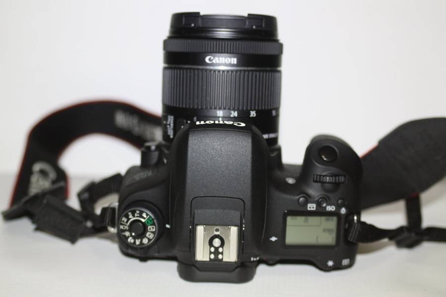 Canon EOS 760D 24.2MP DSLR, FULL HD MOVIES , WIFI Camera WITH 18-55MM STM, CAMERA BAG AND BOOKLET