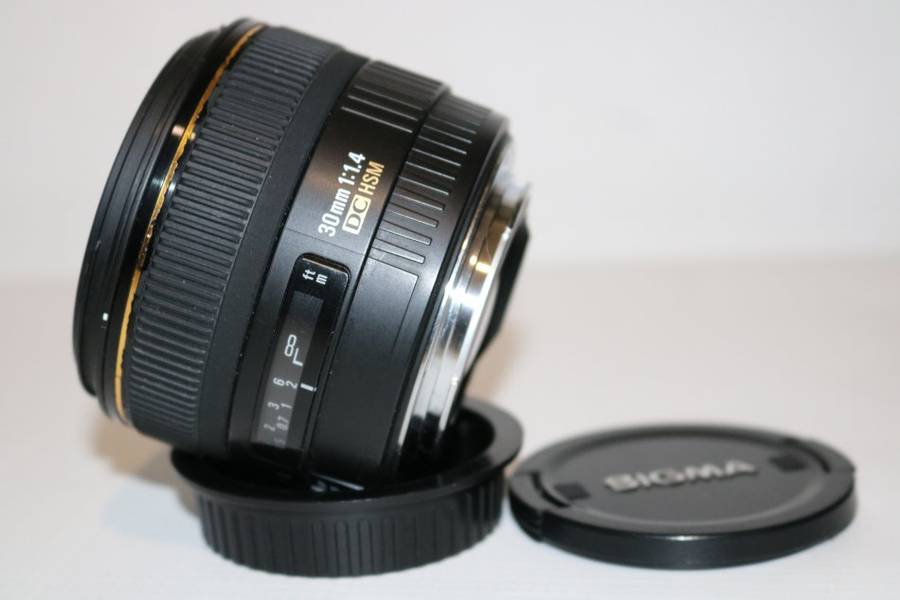 SIGMA 30mm F1.4 EX DC HSM AUTOFOCUS FOR CANON