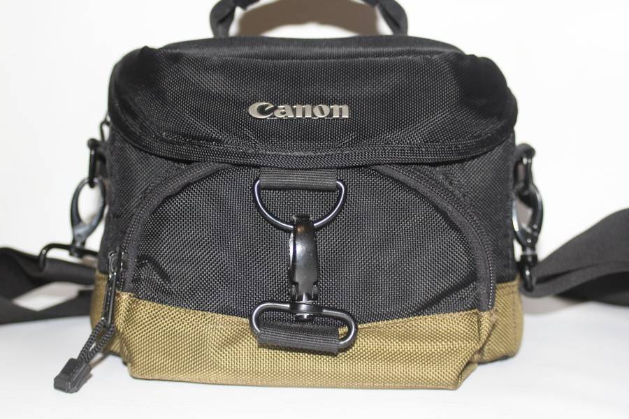 Canon EOS 1200D 18MP DSLR Camera , FULL HD MOVIES,18-55mm Lens,CANON  BAG, VERY GOOD CONDITION