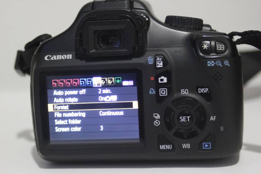CANON EOS 1100D,12MP DSLR CAMERA WITH HD MOVIES, COMING WITH 18-55MM ZOOM LENS AND BAG