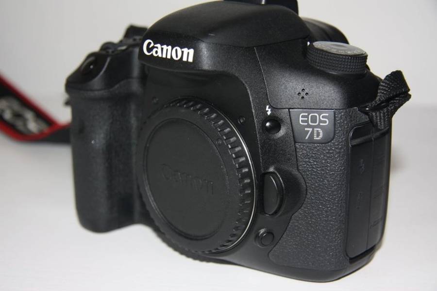 CANON EOS 7D  (BODY ONLY ) EXCELLENT CONDITION