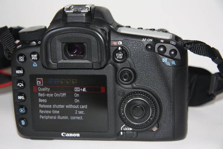 CANON EOS 7D  (BODY ONLY ) EXCELLENT CONDITION