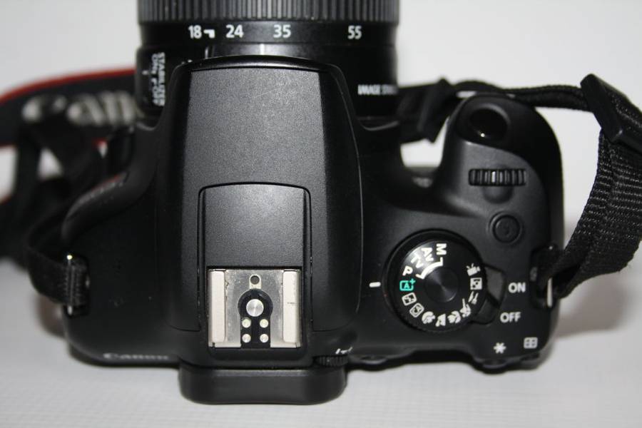 Canon EOS 1300D 18MP DSLR , FULL HD MOVIES with WIFI ,18-55MM IS II LENS  ,VERY GOOD CONDITION