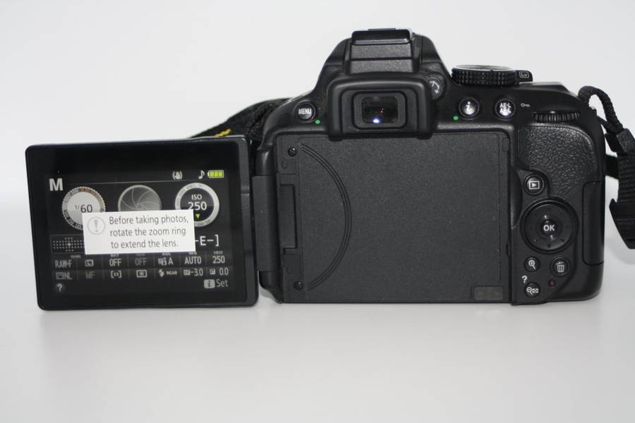 Nikon D5300 24MP DSLR with Nikon 18-55mm f/3.5-5.6G VR Lens , 4000 PICTURES S ON THE CLOCK ONLY