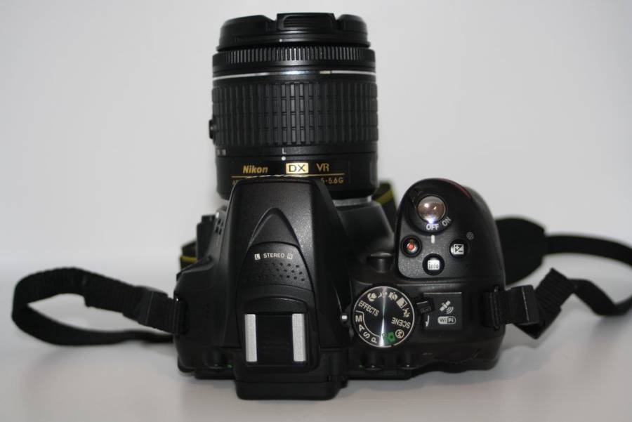 Nikon D5300 24MP DSLR with Nikon 18-55mm f/3.5-5.6G VR Lens , 4000 PICTURES S ON THE CLOCK ONLY