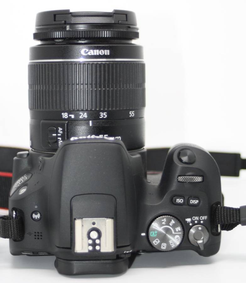 Canon EOS 200D 24MP DSLR Camera with CANON 18-55mm  Lens IN NEW  CONDITION WITH BAG