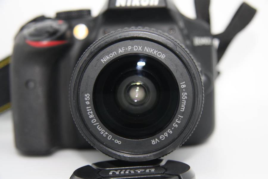 Nikon D3400 24MP DSLR ,FULL HD MOVIES with AF-P 18-55mm  Lens , GOOD CONDITION. LOW SHUTTER COUNT