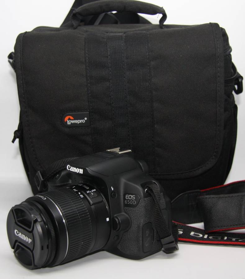 CANON EOS 650D, 18MP DSLR WITH FULL HD MOVIES, 18-55MM III ZOOM LENS , LOWEPRO SHOULDER  BAG