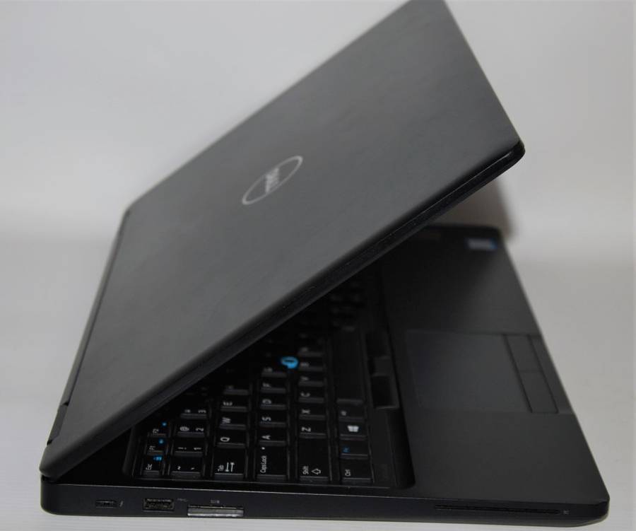 Dell Latitude 5580 Intel Quad Core i5-7440HQ , 2.80GHz 8GB RAM, 256GB SSD, Nvidia GeForce 940MX 2GB