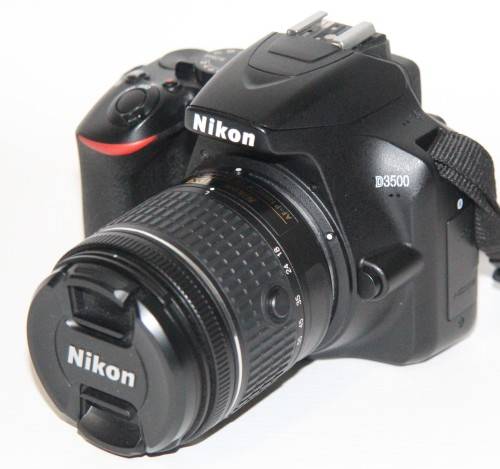 Nikon D3500 DSLR Camera with 18-55mm Lens VR LENS , ONLY 8190 SHUTTER COUNTS, COMING WITH A BAG