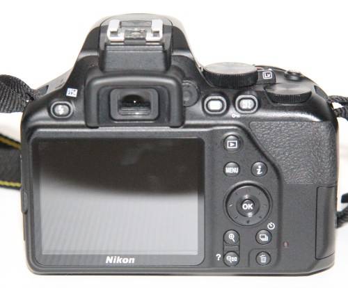 Nikon D3500 DSLR Camera with 18-55mm Lens VR LENS , ONLY 8190 SHUTTER COUNTS, COMING WITH A BAG