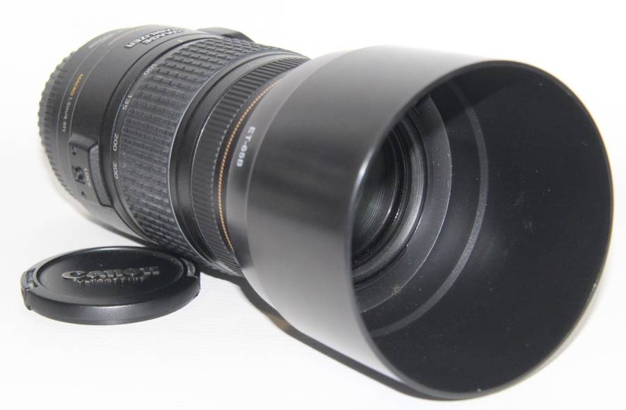 Canon EF 70-300mm f/4-5.6 IS USM Lens IN EXCELLENT CONDITION