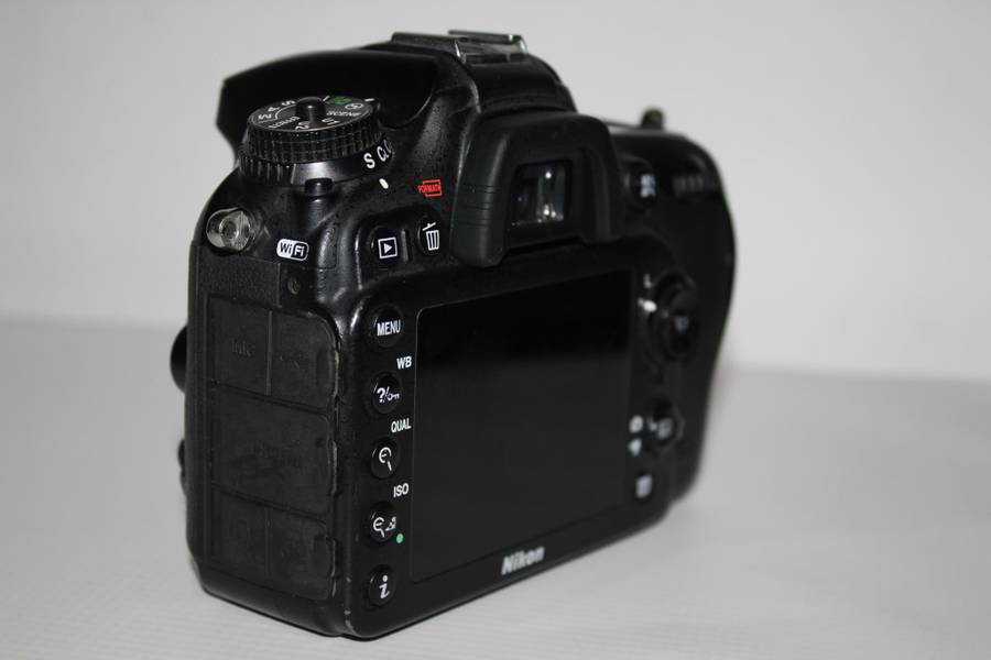 NIKON D7200 DX-format, 24.2 MP, WiFi ,1080p Full HD ,PROFESSIONAL DSLR CAMERA BODY