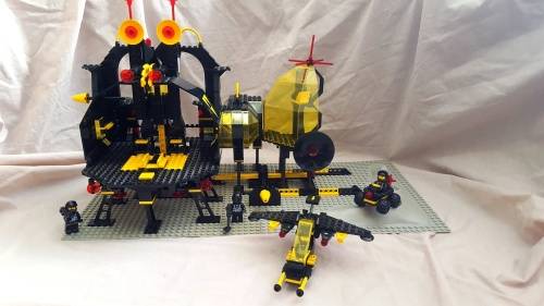 LEGO Blacktron I Message Intercept Base 6987 (1988)