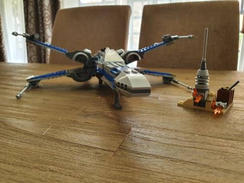 LEGO Resistance X-Wing Fighter 75149-1 (2016)