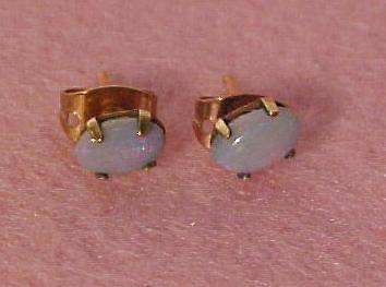 VINTAGE 12CT OPAL EARRINGS!