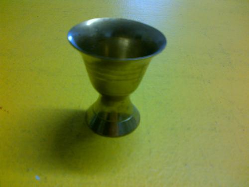 LOVELY BRASS EGG HOLDER!!!CRAZY R1 START