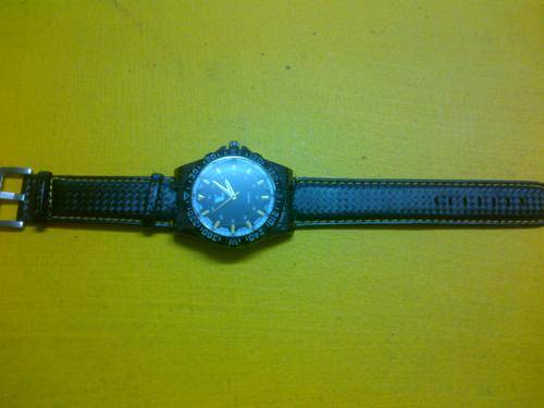 WOW BRAND NEW WATCH!!!!!!!CRAZY R1 START