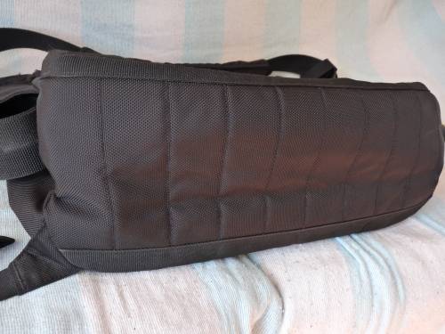 LOW PRICE!! CRUMPLER laptop bag - Practically NEW!