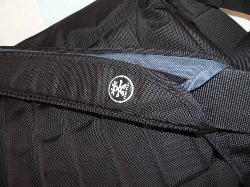 LOW PRICE!! CRUMPLER laptop bag - Practically NEW!