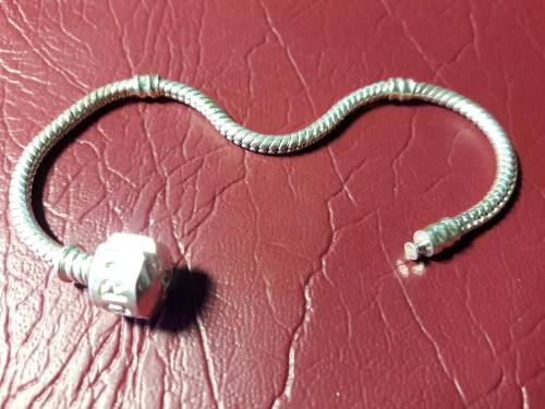 VERY NICE SOLID STERLING SILVER PANDORA BRACELET WITH SNAP CLASP IN EXCELLENT CONDITION
